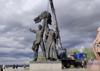 Майже 70% українців підтримують демонтаж пам’ятників, пов’язаних з росією