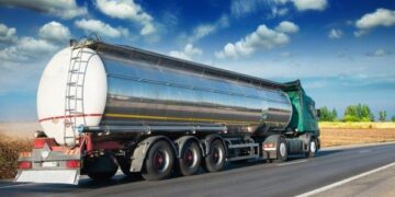 На Львівській митниці створили окремий коридор для бензовозів » Автоновости