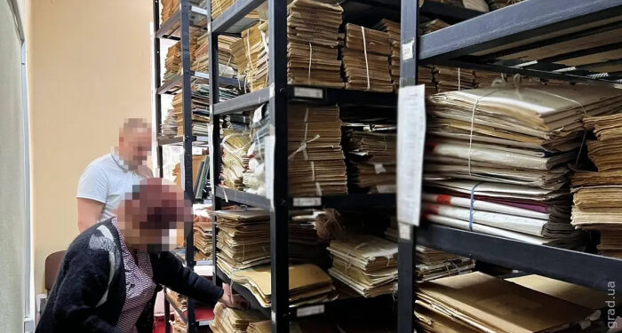 500 долларов за 28 лет стажа: в Одесской области продавали архивные справки
