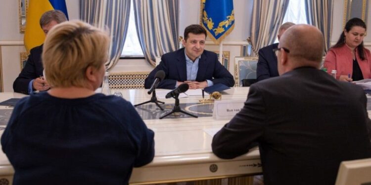 Ось про що домовився Зеленський з представниками місії МВФ