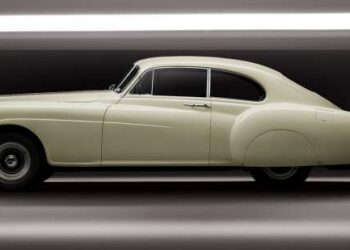 Bentley показала одного з найзнаменитіших автомобілів у 103-річній історії компанії » Автоновости
