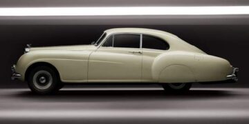 Bentley показала одного з найзнаменитіших автомобілів у 103-річній історії компанії » Автоновости
