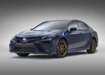 Toyota презентувала нову спецверсію седана Camry » Автоновости