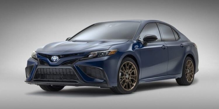 Toyota презентувала нову спецверсію седана Camry » Автоновости