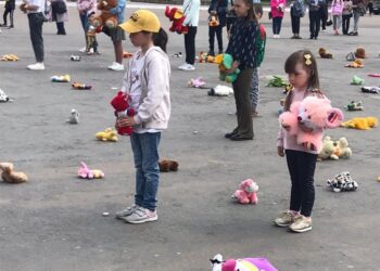 У Червонограді провели акцію, присвячену пам’яті діток, життя яких забрала російська збройна агресія – Новини Львова та області