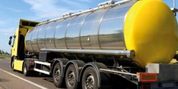 Україна та Польща домовилися про бездозвільний проїзд бензовозів » Автоновости