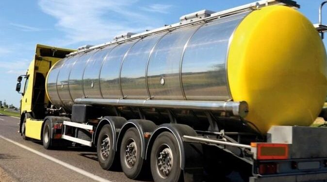 Україна та Польща домовилися про бездозвільний проїзд бензовозів » Автоновости