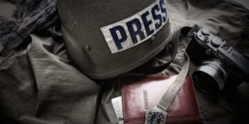 Десять українських та міжнародних журналістів були вбиті з початку вторгнення рф, ще більше — поранені