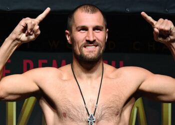 Триумфальное возвращение Ковалёва! Сергей не заметил сопротивления непобедимого боксёра