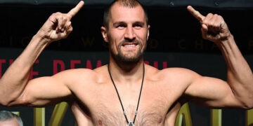 Триумфальное возвращение Ковалёва! Сергей не заметил сопротивления непобедимого боксёра