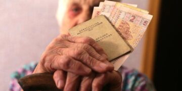 Українцям дозволили виходити на пенсію у будь-якому віці
