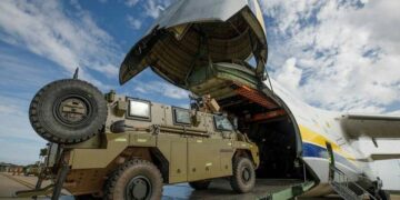 Двадцать бронетранспортеров Bushmaster прибыли из Австралии