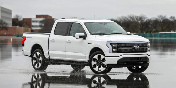 Электрический Ford F-150 Lightning стал мощнее: базовая версия обошла бензиновый Raptor — АВТО НОВОСТИ