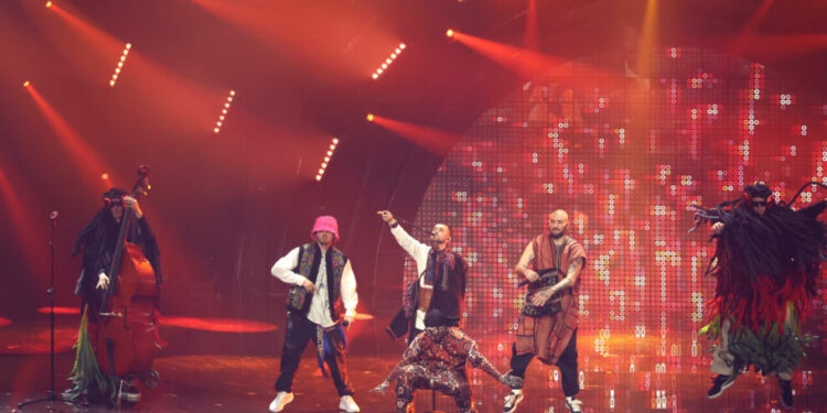 Kalush Orchestra закликали світ врятувати захисників Маріуполя та Азовсталі |