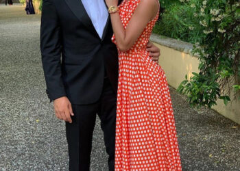 Караулова, Бузова, Климова. Психолог о звездах, которые умеют дружить с бывшими |