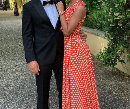 Караулова, Бузова, Климова. Психолог о звездах, которые умеют дружить с бывшими |