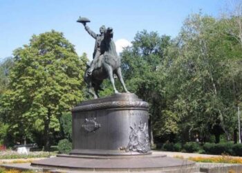 Памятник Суворову в Измаиле сносить не имеют права, как объект монументального искусства национального значения