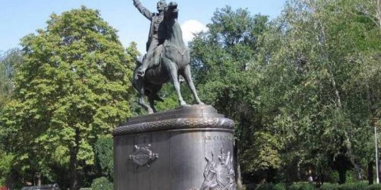 Памятник Суворову в Измаиле сносить не имеют права, как объект монументального искусства национального значения