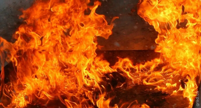 При пожаре в частном доме в Одессе спасли мужчину