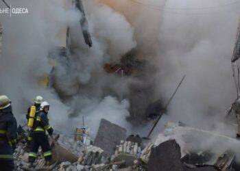 Россия нанесла новый ракетный удар по Одессе: повреждены общежитие и церковь