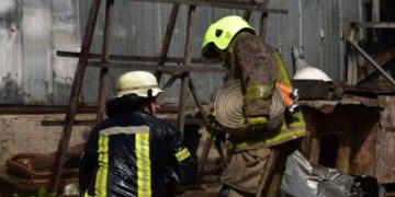 Российские войска нанесли удар по Одессе шестью ракетами: попали по взлетной полосе и гражданскому предприятию