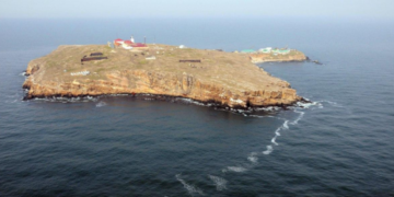 Российский корабль горит в Черном море, его буксируют в Крым – Одесская ОВА