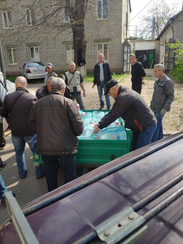"Ротари клуб Измаил" отправил в Николаев 20 тонн воды и другую гуманитарную помощь. Сбор воды продолжается - Город 24