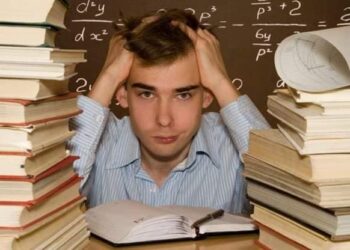 Служби у справах дітей надає консультації щодо  вступу до навчальних закладів  випускників шкіл