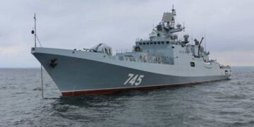 СМИ: ВСУ подбили у острова Змеиный российский корабль