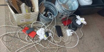 В АРЦИЗІ ОРГАНІЗОВАНО ПУНКТИ ДЛЯ ПІДЗАРЯДКИ МОБІЛЬНИХ ГАДЖЕТІВ