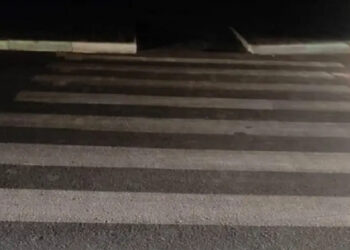 В Черноморске под колеса легкового автомобиля попала 22-летняя девушка