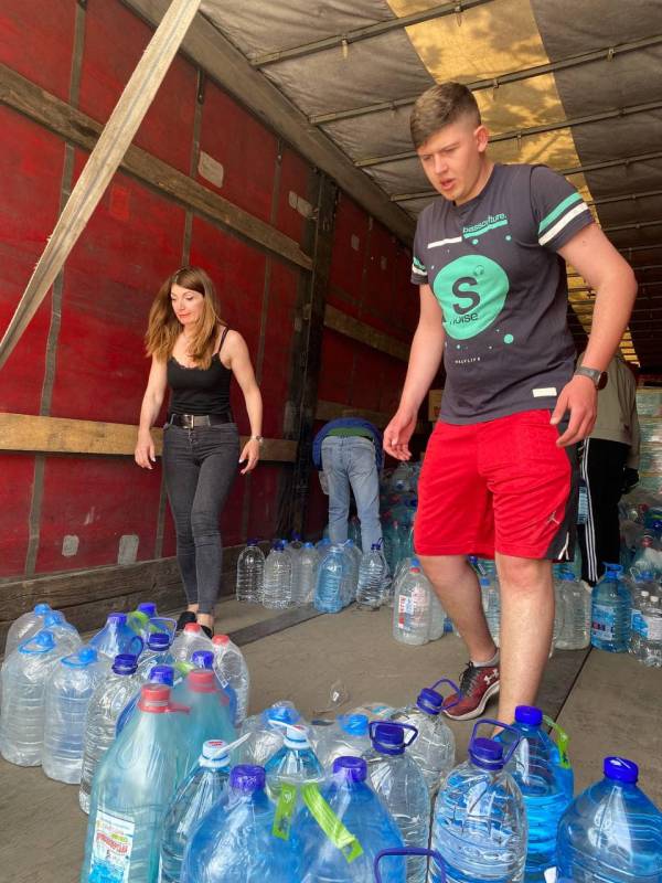 Вода на Николаев снова отправлена: "Ротари клуб Измаил" продолжает свою волонтёрскую деятельность - Город 24
