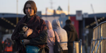 Фінансову допомогу біженцям необхідно продовжувати й після їхнього повернення в Україну – ОП