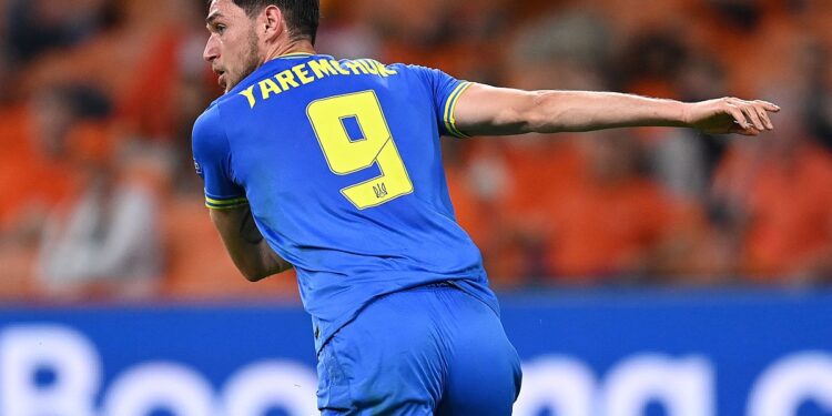 Стали відомі деталі пошкодження Яремчука (16 июня 2022 г.) — Новости футбола