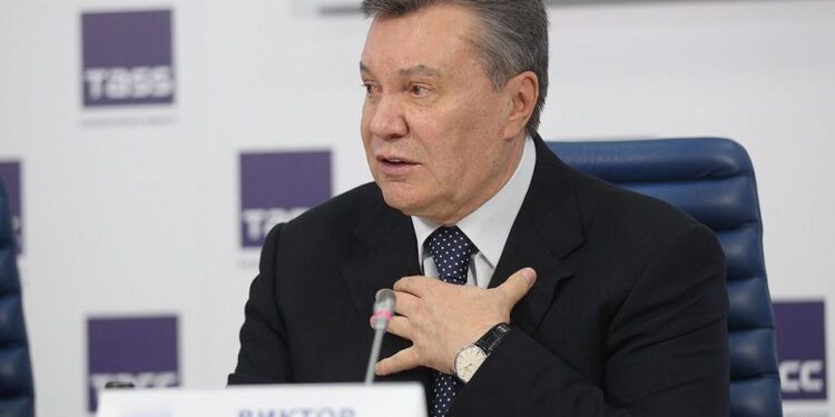 Медведчук назвав Януковича та Азарова зрадниками