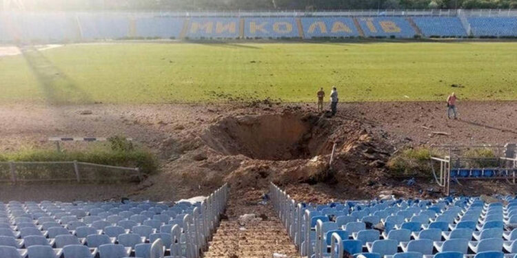 Российская армия разбомбила стадион в Николаеве (ФОТО, ВИДЕО) (28 июня 2022 г.) — Новости футбола