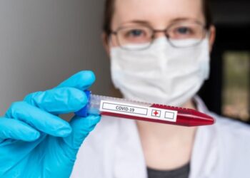 Врач рассказал, может ли коронавирус спровоцировать рак