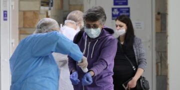 В Украине уменьшили срок самоизоляции пациентов с COVID-19