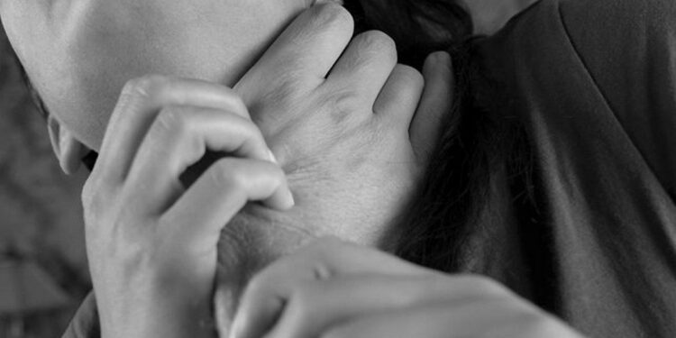 На Закарпатті чоловіка засуджено за вбивство та пограбування 21-річної дівчини  | Кримінальні новини