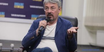 Ткаченко у неформальній обстановці поспілкувався з іноземними журналістами