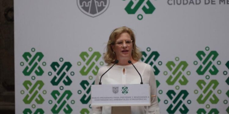 Чиновниця з Мексики пішла у відставку після того, як через неї затримали авіарейс