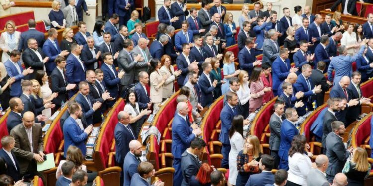 Депутати нової Верховної Ради прийняли присягу