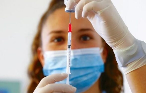 В Украине одобрили Нацплан вакцинации от COVID-19 на 2022 год: акцент на бустер