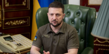 Нас тоді будуть поважати, коли ми поважаємо себе — Зеленський