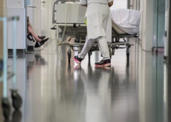 В Одессе 16 летний мальчик потерял ноги из-за обморожения