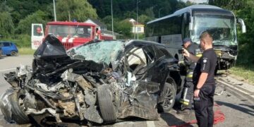На Вінниччині внаслідок тарану легковика та рейсового автобуса загинули четверо людей | Кримінальні новини