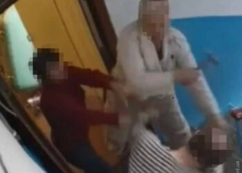 Черепно-мозговая травма за просьбу не шуметь