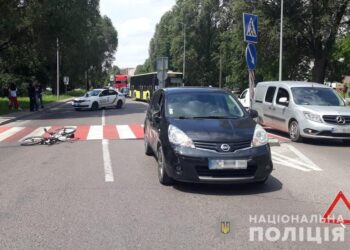 У Львові молода водійка за кермом легковика збила 37-річного велосипедиста  | Кримінальні новини