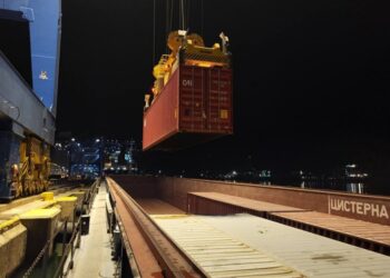 Обойти морскую блокаду: в Измаил прибудет первый контейнерный караван