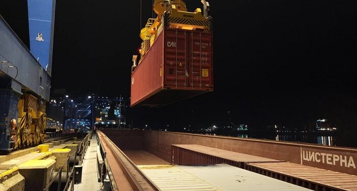 Обойти морскую блокаду: в Измаил прибудет первый контейнерный караван